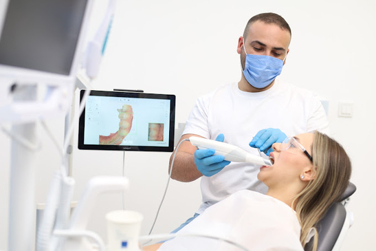 Slider image (2) Can Ozbilgen Advanced & Aesthetic Dentistry